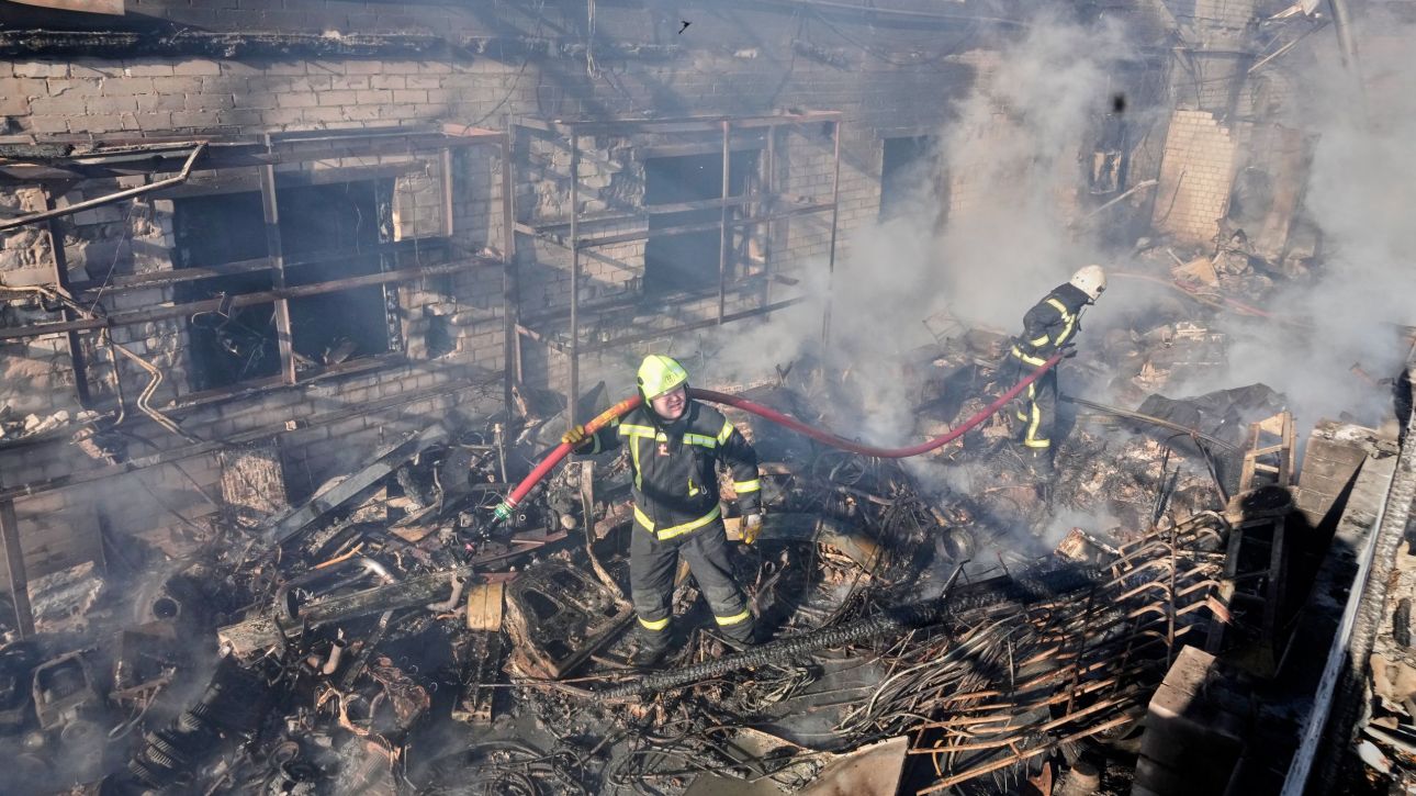 &Omicron;&upsilon;&kappa;&rho;&alpha;&nu;ί&alpha;: &Pi;έ&nu;&tau;&epsilon; &nu;&epsilon;&kappa;&rho;&omicron;ί &kappa;&alpha;&iota; 19 &tau;&rho;&alpha;&upsilon;&mu;&alpha;&tau;ί&epsilon;&sigmaf; &alpha;&pi;ό &tau;&eta;&nu; &epsilon;&pi;&iota;&delta;&rho;&omicron;&mu;ή &epsilon;&nu;ό&sigmaf; &rho;&omega;&sigma;&iota;&kappa;&omicron;ύ drone
