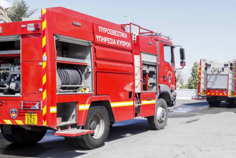 Πυρκαγιά σε ελαστικά στο κέντρο της Λεμεσού – Συναγερμός στην Πυροσβεστική