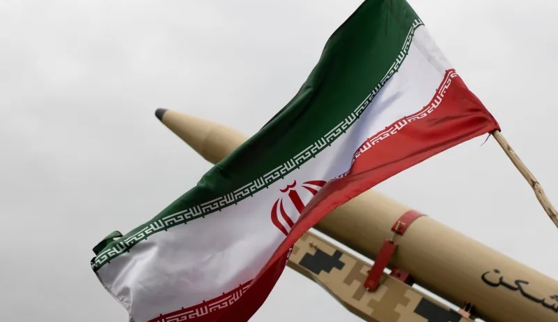 &Tau;&omicron; &Iota;&rho;ά&nu; &alpha;&pi;&omicron;&rho;&rho;ί&pi;&tau;&epsilon;&iota; &tau;&omicron; &laquo;&alpha;&pi;&epsilon;&lambda;&pi;&iota;&sigma;&mu;έ&nu;&omicron; &kappa;&alpha;&iota; &nu;&epsilon;&upsilon;&rho;&iota;&kappa;ό&raquo; &tau;&epsilon;&lambda;&epsilon;&sigma;ί&gamma;&rho;&alpha;&phi;&omicron; &Tau;&rho;&alpha;&mu;&pi;