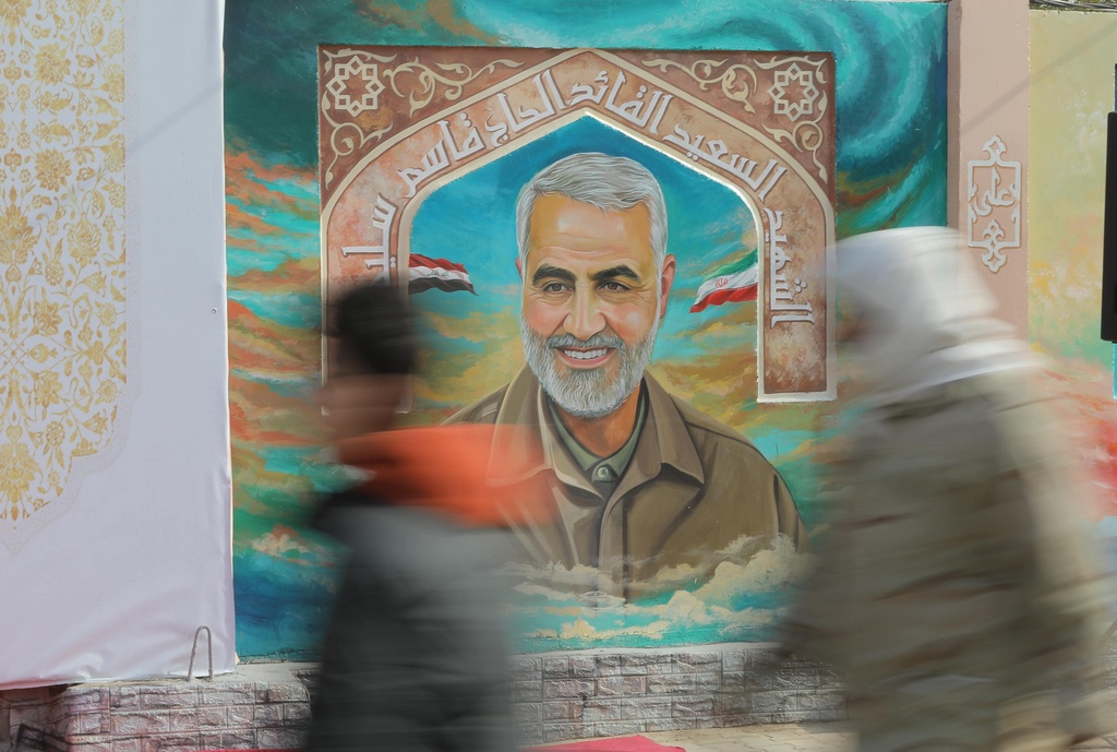 &Eta;&Pi;&Alpha;: &Sigma;&upsilon;&nu;&epsilon;&lambda;ή&phi;&theta;&eta;&sigma;&alpha;&nu; &eta; &alpha;&nu;&iota;&psi;&iota;ά &tau;&omicron;&upsilon; &Sigma;&omicron;&lambda;&epsilon;ϊ&mu;&alpha;&nu;ί &kappa;&alpha;&iota; &eta; &kappa;ό&rho;&eta; &tau;&eta;&sigmaf; - &Delta;&iota;&alpha;&psi;&epsilon;&upsilon;&delta;&epsilon;&iota; &tau;&omicron; &Iota;&rho;ά&nu;