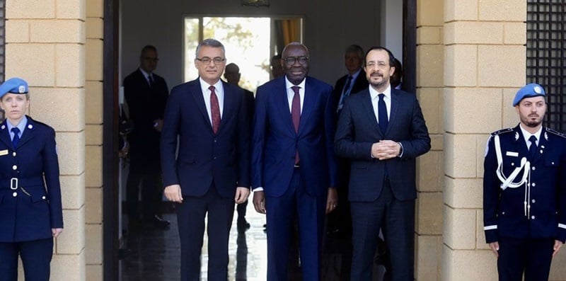 Στη συνάντηση με Ερχιουρμάν με στόχο την επανέναρξη διαπραγματεύσεων ο ΠτΔ