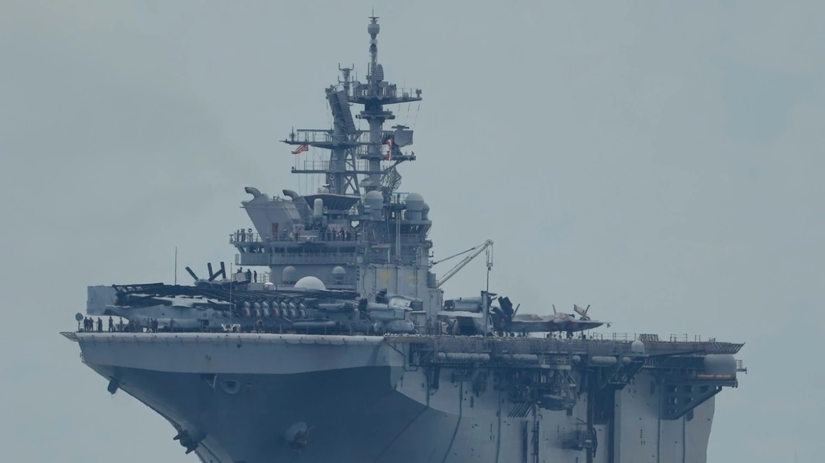 Φρουροί της Επανάστασης: Yποστηρίζουν ότι έπληξαν το αμερικανικό USS Tripoli