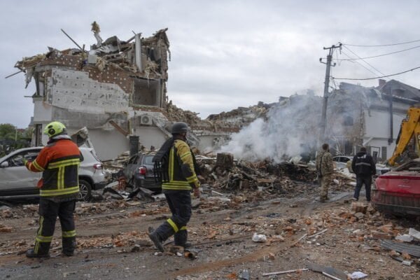 Το Κίεβο δηλώνει ότι έπληξε τον τερματικό πετρελαίου Σεσχάρις του Νοβοροσίσκ