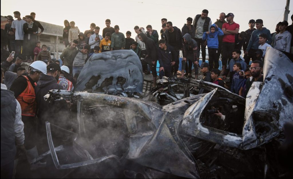 &Gamma;ά&zeta;&alpha;: &Tau;&omicron;&upsilon;&lambda;ά&chi;&iota;&sigma;&tau;&omicron;&nu; 10 &nu;&epsilon;&kappa;&rho;&omicron;ί &sigma;&epsilon; &iota;&sigma;&rho;&alpha;&eta;&lambda;&iota;&nu;ή &alpha;&epsilon;&rho;&omicron;&pi;&omicron;&rho;&iota;&kappa;ή &epsilon;&pi;&iota;&delta;&rho;&omicron;&mu;ή &kappa;&omicron;&nu;&tau;ά &sigma;&epsilon; &sigma;&chi;&omicron;&lambda;&epsilon;ί&omicron;