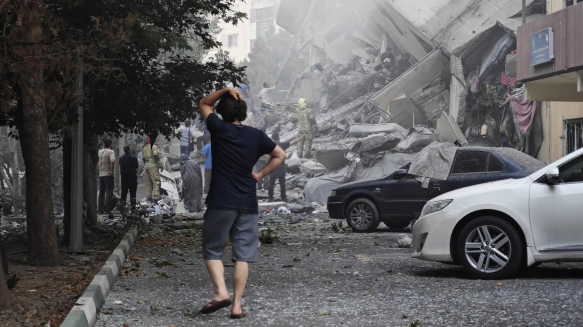 Centcom: Έ&chi;&omicron;&upsilon;&nu; &pi;&lambda;&eta;&gamma;&epsilon;ί &pi;ά&nu;&omega; &alpha;&pi;ό 13.000 &iota;&rho;&alpha;&nu;&iota;&kappa;&omicron;ί &sigma;&tau;ό&chi;&omicron;&iota;