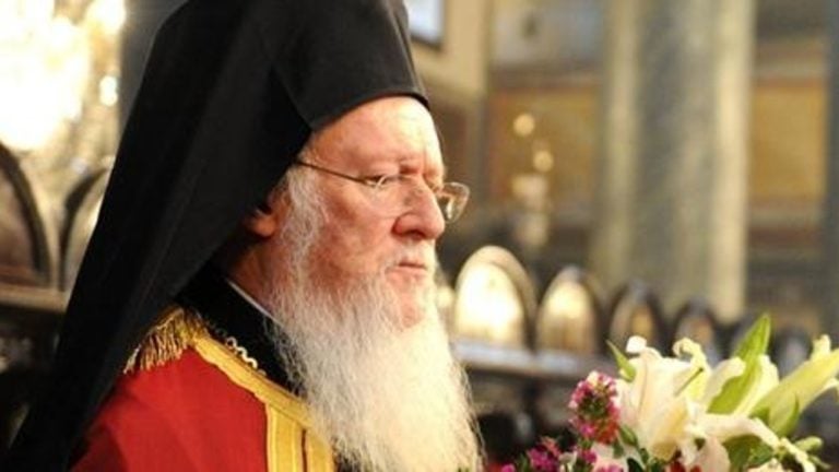 Mή&nu;&upsilon;&mu;&alpha; &Beta;&alpha;&rho;&theta;&omicron;&lambda;&omicron;&mu;&alpha;ί&omicron;&upsilon; &gamma;&iota;&alpha; &tau;&omicron; &Pi;ά&sigma;&chi;&alpha;: &laquo;&Eta; &Alpha;&nu;ά&sigma;&tau;&alpha;&sigma;&eta; &epsilon;ί&nu;&alpha;&iota; &mu;ή&nu;&upsilon;&mu;&alpha; &epsilon;&iota;&rho;ή&nu;&eta;&sigmaf;&raquo;