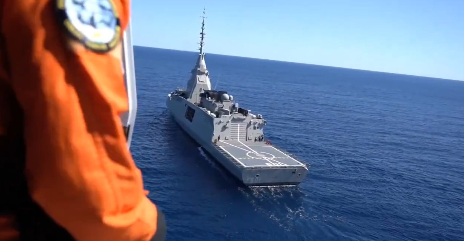 &laquo;&Sigma;&Alpha;&Lambda;&Alpha;&Mu;&Iota;&Sigma;&raquo;: &Mu;&epsilon; &pi;&alpha;&rho;&omicron;&upsilon;&sigma;ί&alpha; &laquo;&Kappa;ί&mu;&omega;&nu;&raquo; &laquo;&Psi;&alpha;&rho;ά&raquo; &epsilon;&nu;ί&sigma;&chi;&upsilon;&si