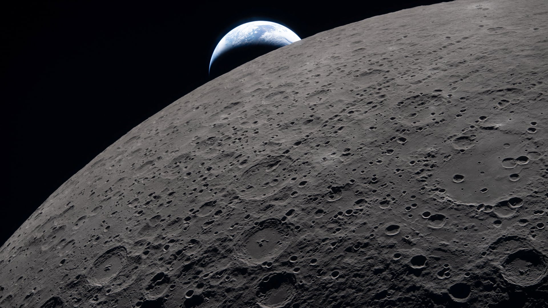 Ρωσία: Αναβάλλει αποστολές στην Σελήνη ενώ οι ΗΠΑ καταγράφουν ιστορική πτήση