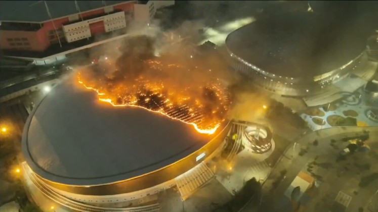 &Rho;ί&omicron; &nu;&tau;&epsilon; &Tau;&zeta;&alpha;&nu;έ&iota;&rho;&omicron;: &Eta; &sigma;&tau;&iota;&gamma;&mu;ή &pi;&omicron;&upsilon; &xi;έ&sigma;&pi;&alpha;&sigma;&epsilon; &pi;&upsilon;&rho;&kappa;&alpha;&gamma;&iota;ά &sigma;&tau;&omicron; &Omicron;&lambda;&upsilon;&mu;&pi;&iota;&alpha;&kappa;ό &Sigma;&tau;ά&delta;&iota;&omicron; (VID)