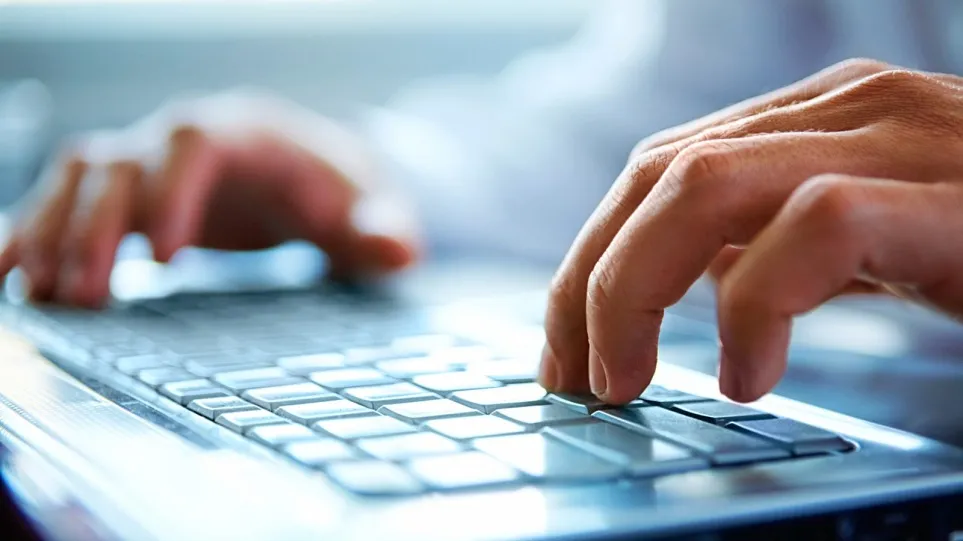 &Delta;&iota;&alpha;&delta;&iota;&kappa;&tau;&upsilon;&alpha;&kappa;ή &alpha;&pi;ά&tau;&eta; &sigma;&tau;&eta;&nu; &Pi;ά&phi;&omicron;: &euro;11.000 έ&kappa;&alpha;&nu;&alpha;&nu; &laquo;&phi;&tau;&epsilon;&rho;ά&raquo; &sigma;&epsilon; &laquo;&epsilon;&pi;έ&nu;&delta;&upsilon;&sigma;&eta;&raquo; &kappa;&rho;ύ&pi;&tau;&omicron;