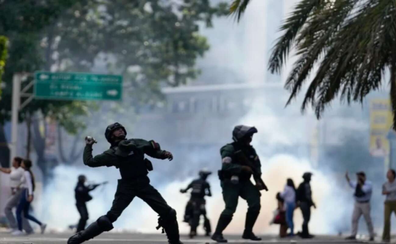 Βενεζουέλα: Δακρυγόνα εναντίον διαδηλωτών έξω από το προεδρικό μέγαρο