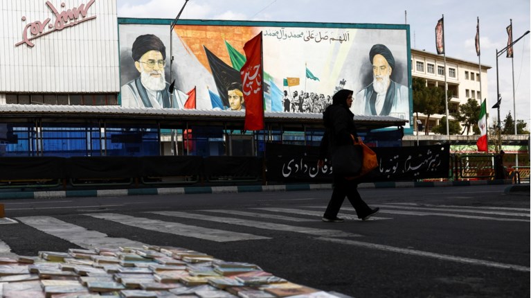 &Omicron;&iota; &delta;ύ&omicron; ό&rho;&omicron;&iota; &tau;&omicron;&upsilon; &Iota;&rho;ά&nu; &gamma;&iota;&alpha; &nu;&alpha; &xi;&epsilon;&kappa;&iota;&nu;ή&sigma;&omicron;&upsilon;&nu; &omicron;&iota; &delta;&iota;&alpha;&pi;&rho;&alpha;&gamma;&mu;&alpha;&tau;&epsilon;ύ&sigma;&epsilon;&iota;&sigmaf;