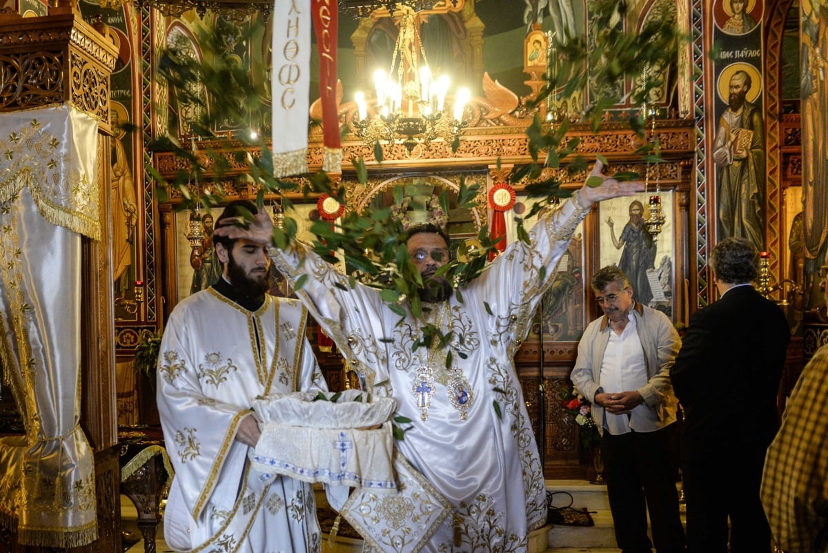 &laquo;&Alpha;&nu;ά&sigma;&tau;&alpha; &omicron; &Theta;&epsilon;ό&sigmaf;&raquo;: &Pi;&rho;ώ&tau;&eta; &Alpha;&nu;ά&sigma;&tau;&alpha;&sigma;&eta; &mu;&epsilon; &laquo;&epsilon;&kappa;&alpha;&tau;&omicron;&sigma;&tau;ά&rho;&iota;&raquo; &iota;&epsilon;&rho;έ&alpha; &sigma;&tau;&omicron;&nu; &Kappa;ό&rho;&nu;&omicron;