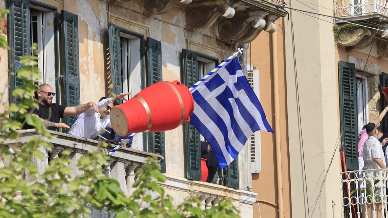 &Kappa;έ&rho;&kappa;&upsilon;&rho;&alpha;: &Omicron;&iota; &laquo;&Mu;&pi;ό&tau;&eta;&delta;&epsilon;&sigmaf;&raquo; έ&sigma;&tau;&epsilon;&iota;&lambda;&alpha;&nu; &tau;&omicron; &mu;ή&nu;&upsilon;&mu;&alpha; &tau;&eta;&sigmaf; &pi;&rho;ώ&tau;&eta;&sigmaf; &Alpha;&nu;ά&sigma;&tau;&alpha;&sigma;&eta;&sigmaf; (BINTEO)