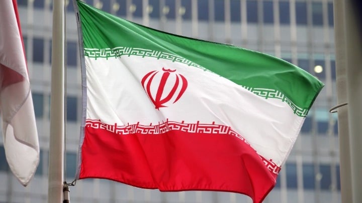 A&xi;&iota;&omega;&mu;&alpha;&tau;&omicron;ύ&chi;&omicron;&sigmaf; &Lambda;&epsilon;&upsilon;&kappa;&omicron;ύ &Omicron;ί&kappa;&omicron;&upsilon;: &Delta;&iota;&alpha;&psi;&epsilon;ύ&delta;&epsilon;&iota; &xi;&epsilon;&pi;ά&gamma;&omega;&mu;&alpha; &iota;&rho;&alpha;&nu;&iota;&kappa;ώ&nu; &pi;&epsilon;&rho;&iota;&omicron;&upsilon;&sigma;&iota;&alpha;&kappa;ώ&nu; &sigma;&tau;&omicron;&iota;&chi;&epsilon;ί&omega;&nu;