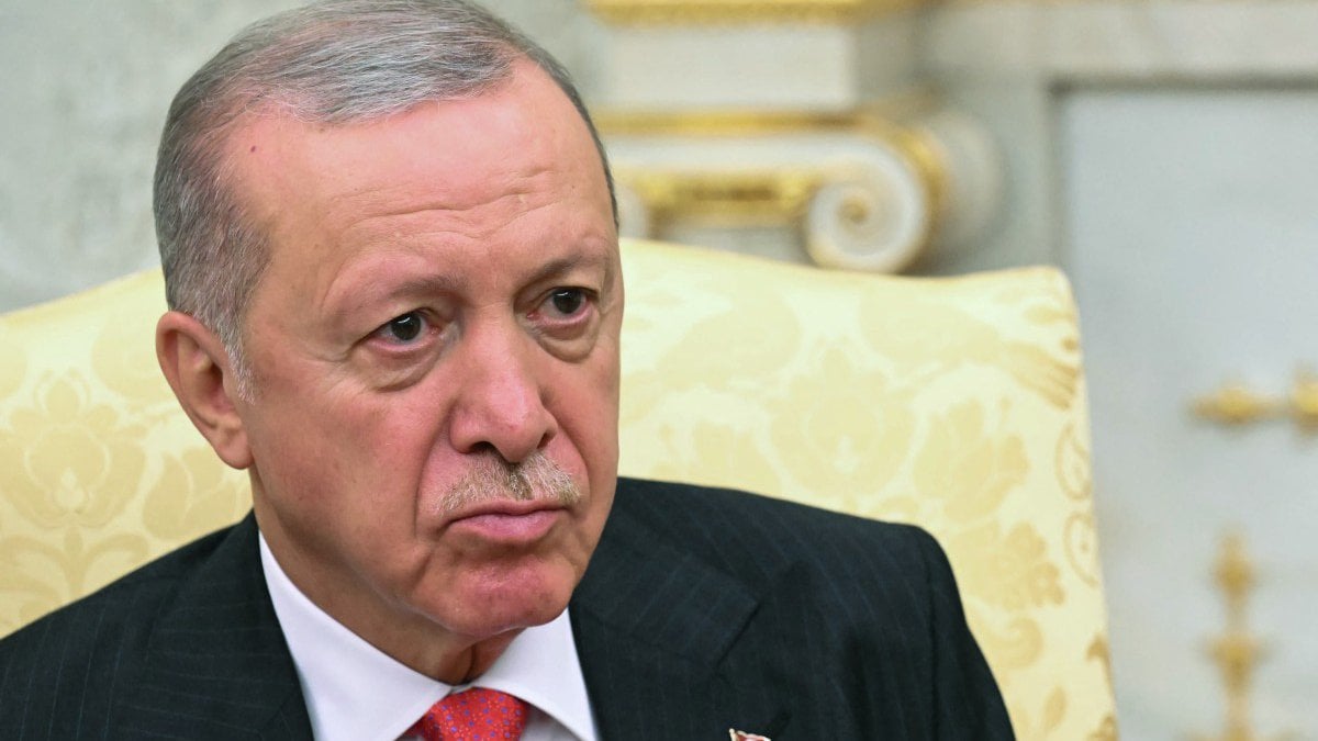 &Epsilon;&rho;&nu;&tau;&omicron;&gamma;ά&nu;: &Alpha;&pi;&epsilon;ί&lambda;&eta;&sigma;&epsilon; &mu;&epsilon; &epsilon;&iota;&sigma;&beta;&omicron;&lambda;ή &tau;&omicron; &Iota;&sigma;&rho;&alpha;ή&lambda;- &laquo;&Delta;&epsilon;&nu; &upsilon;&pi;ά&rho;&chi;&epsilon;&iota; &lambda;ό&gamma;&omicron;&sigmaf; &nu;&alpha; &mu;&eta;&nu; &tau;&omicron; &kappa;ά&nu;&omicron;&upsilon;&mu;&epsilon;&raquo;