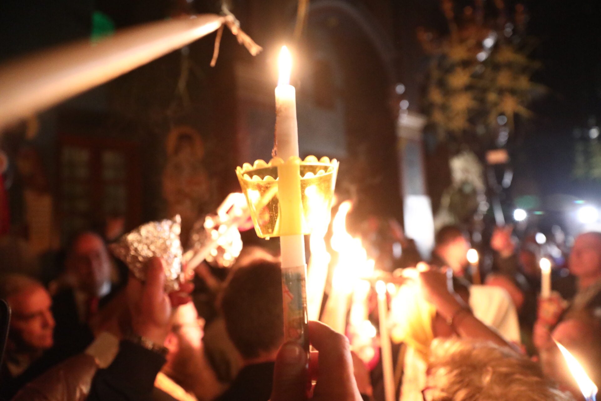 «Δεν έχει Χριστός Ανέστη»: Ιερέας στην Ελλάδα διέκοψε την Ανάσταση - Ο λόγος