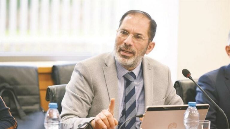 &Omicron;&delta;&upsilon;&sigma;&sigma;έ&alpha;&sigmaf; &gamma;&iota;&alpha; &laquo;&Sigma;ά&nu;&tau;&upsilon;&raquo;: &Omicron;&iota; &pi;&omicron;&lambda;ί&tau;&epsilon;&sigmaf; &delta;&iota;&kappa;&alpha;&iota;&omicron;ύ&nu;&tau;&alpha;&iota; &alpha;&pi;&alpha;&nu;&tau;ή&sigma;&epsilon;&iota;&sigmaf; &ndash;&Eta; &Kappa;&upsilon;&beta;έ&rho;&nu;&eta;&sigma;&eta; &theta;&alpha; &kappa;&rho;&iota;&theta;&epsilon;ί