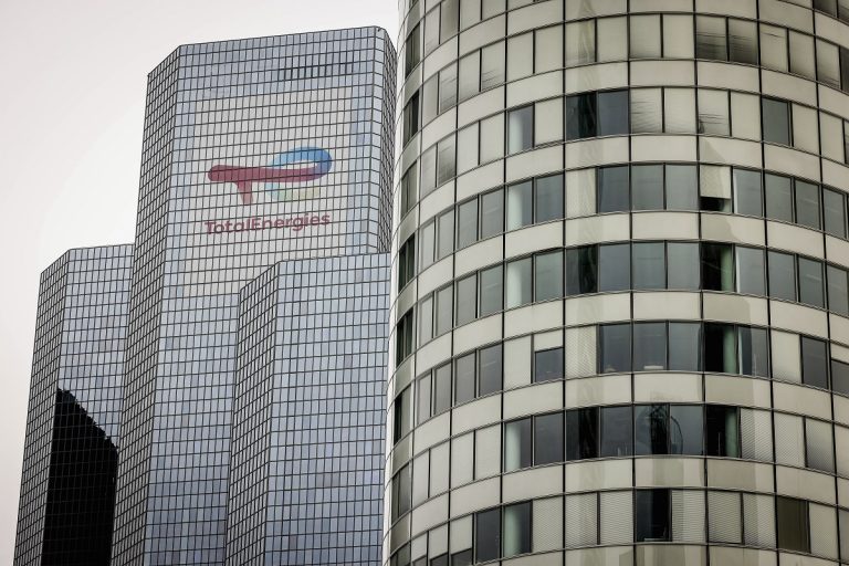 CEO TotalEnergies: Απόλυτη ανάγκη επαναλειτουργίας των Στενών του Ορμούζ