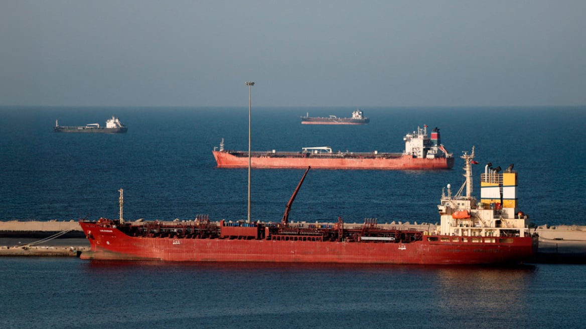 &Omicron;&rho;&mu;&omicron;ύ&zeta;: &Delta;ύ&omicron; &pi;&lambda;&omicron;ί&alpha; &delta;&iota;έ&sigma;&chi;&iota;&sigma;&alpha;&nu; &tau;&alpha; &Sigma;&tau;&epsilon;&nu;ά &mu;&epsilon;&tau;ά &tau;&eta;&nu; &epsilon;&phi;&alpha;&rho;&mu;&omicron;&gamma;ή &tau;&omicron;&upsilon; &alpha;&pi;&omicron;&kappa;&lambda;&epsilon;&iota;&sigma;&mu;&omicron;ύ