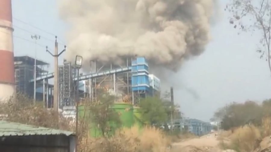 Νεκροί και τραυματίες από έκρηξη σε ηλεκτροπαραγωγικό σταθμό στην Ινδία