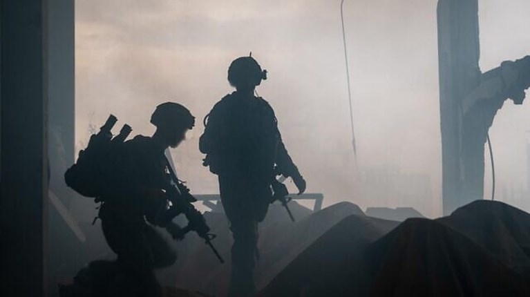 &Iota;&sigma;&rho;&alpha;ή&lambda;: &Delta;&iota;&alpha;&tau;&alpha;&gamma;ή &epsilon;&xi;ό&nu;&tau;&omega;&sigma;&eta;&sigmaf; &mu;&alpha;&chi;&eta;&tau;ώ&nu; &Chi;&epsilon;&zeta;&mu;&pi;&omicron;&lambda;ά&chi; &sigma;&tau;&omicron;&nu; &nu;ό&tau;&iota;&omicron; &Lambda;ί&beta;&alpha;&nu;&omicron;