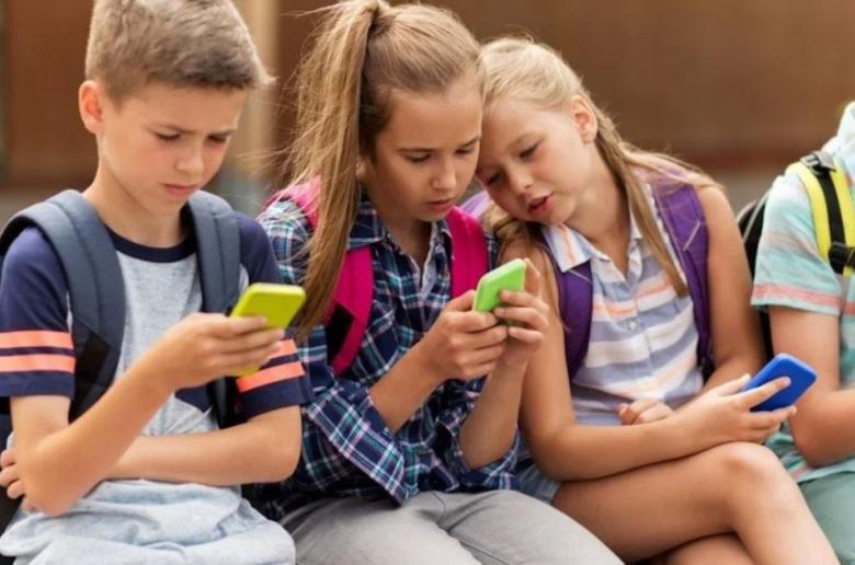 &Epsilon;&pi;ί&tau;&rho;&omicron;&pi;&omicron;&sigmaf; &Delta;&iota;&kappa;&alpha;&iota;&omega;&mu;ά&tau;&omega;&nu; &tau;&omicron;&upsilon; &Pi;&alpha;&iota;&delta;&iota;&omicron;ύ: &Alpha;&pi;&alpha;&gamma;ό&rho;&epsilon;&upsilon;&sigma;&eta; &Mu;&Kappa;&Delta; &gamma;&iota;&alpha; &pi;&alpha;&iota;&delta;&iota;ά &kappa;ά&tau;&omega; &tau;&omega;&nu; 15