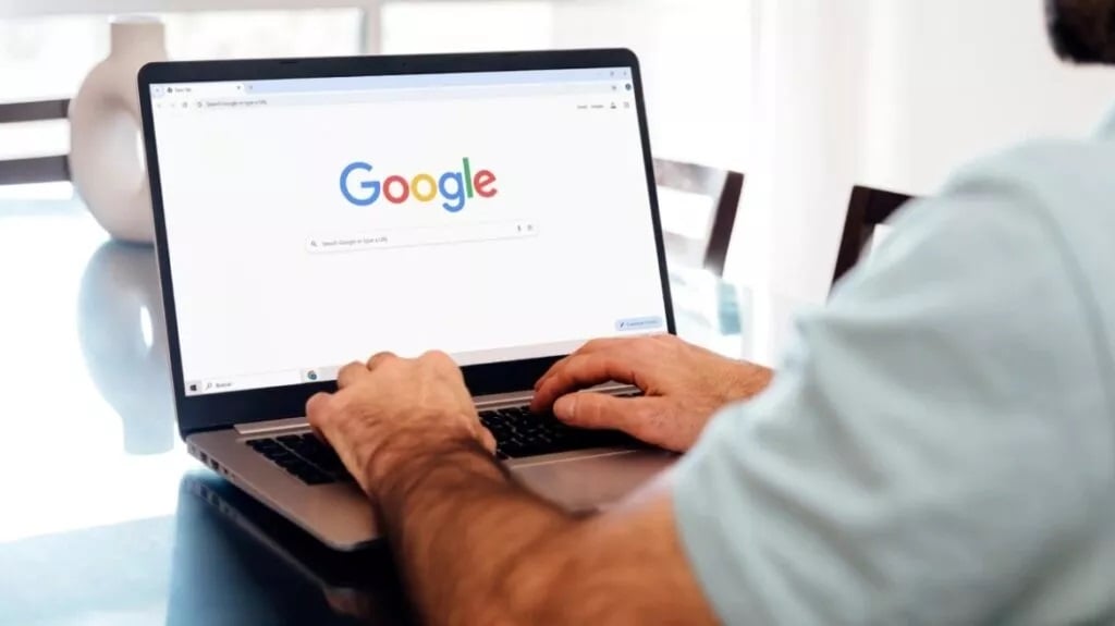 Google: &laquo;&Kappa;&alpha;&mu;&pi;&alpha;&nu;ά&kappa;&iota;&raquo; &gamma;&iota;&alpha; &tau;&alpha; &pi;&rho;&omicron;&sigma;&omega;&pi;&iota;&kappa;ά &delta;&epsilon;&delta;&omicron;&mu;έ&nu;&alpha; &mu;&epsilon; &tau;&alpha; &pi;&rho;&omicron;&tau;&epsilon;&iota;&nu;ό&mu;&epsilon;&nu;&alpha; &mu;έ&tau;&rho;&alpha; &tau;&eta;&sigmaf; &Epsilon;&Epsilon;