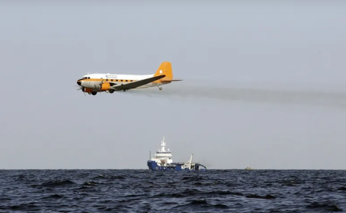 &Pi;&epsilon;&tau;&rho;έ&lambda;&alpha;&iota;&omicron; &kappa;&alpha;&tau;έ&lambda;&eta;&xi;&epsilon; &sigma;&tau;&omicron;&nu; &Kappa;ό&lambda;&pi;&omicron; &tau;&omicron;&upsilon; &Mu;&epsilon;&xi;&iota;&kappa;&omicron;ύ &epsilon;&xi;&alpha;&iota;&tau;ί&alpha;&sigmaf; &delta;&iota;&alpha;&rho;&rho;&omicron;ή&sigmaf; &sigma;&epsilon; &pi;&epsilon;&tau;&rho;&epsilon;&lambda;&alpha;&iota;&alpha;&gamma;&omega;&gamma;ό