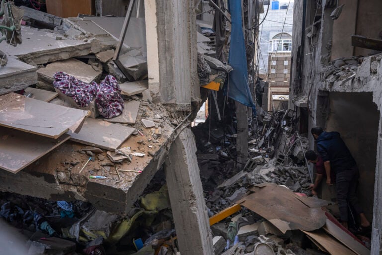 &Omicron;&Eta;&Epsilon;: &Tau;&omicron;&upsilon;&lambda;ά&chi;&iota;&sigma;&tau;&omicron;&nu; 47 &gamma;&upsilon;&nu;&alpha;ί&kappa;&epsilon;&sigmaf; &kappa;&alpha;&iota; &pi;&alpha;&iota;&delta;&iota;ά &sigma;&kappa;&omicron;&tau;ώ&nu;&omicron;&nu;&tau;&alpha;&nu; &kappa;&alpha;&tau;ά &mu;έ&sigma;&omicron; ό&rho;&omicron; &sigma;&tau;&eta; &Gamma;ά&zeta;&alpha;