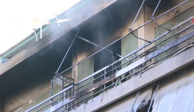 Πυρκαγιά σε διαμέρισμα στο κέντρο της Αθήνας: Νεκρά δύο αδέλφια