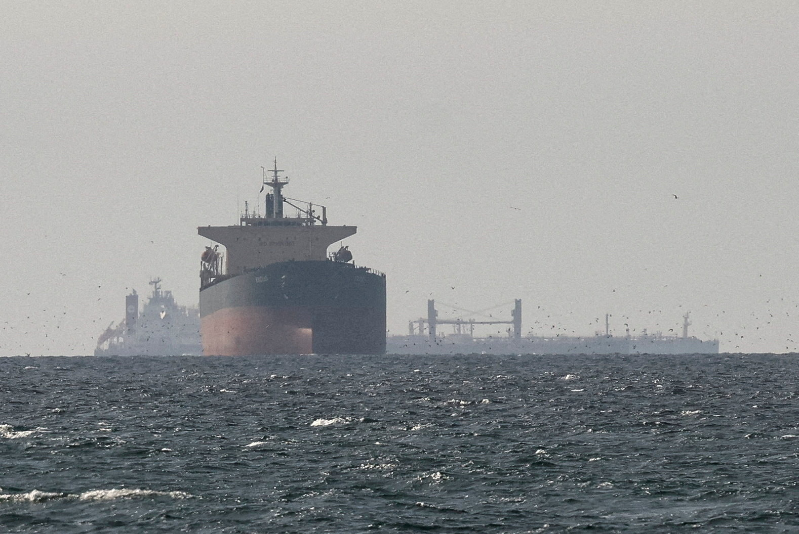 WSJ: Ο στρατός ΗΠΑ ετοιμάζεται να επιβιβαστεί σε πλοία που συνδέονται με Ιράν