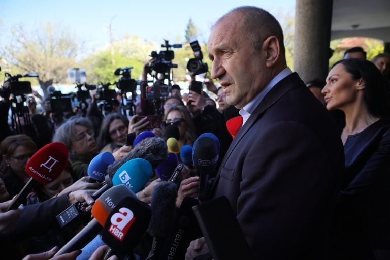 Εκλογές στη Βουλγαρία: Ο φιλορώσος Ρούμεν Ράντεφ προηγείται στα exit polls