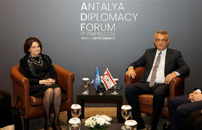 Εξηγήσεις από ΟΗΕ για σημαία ψευδοκράτους στη συνάντηση Έρχιουρμαν-Ντι Κάρλο