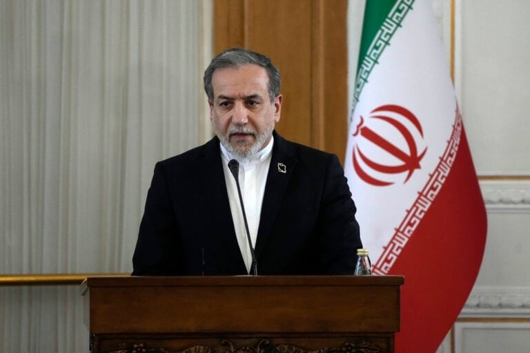 Αραγτσί: Μεγάλο εμπόδιο στη συνέχιση διπλωματίας η απειλητική ρητορική ΗΠΑ