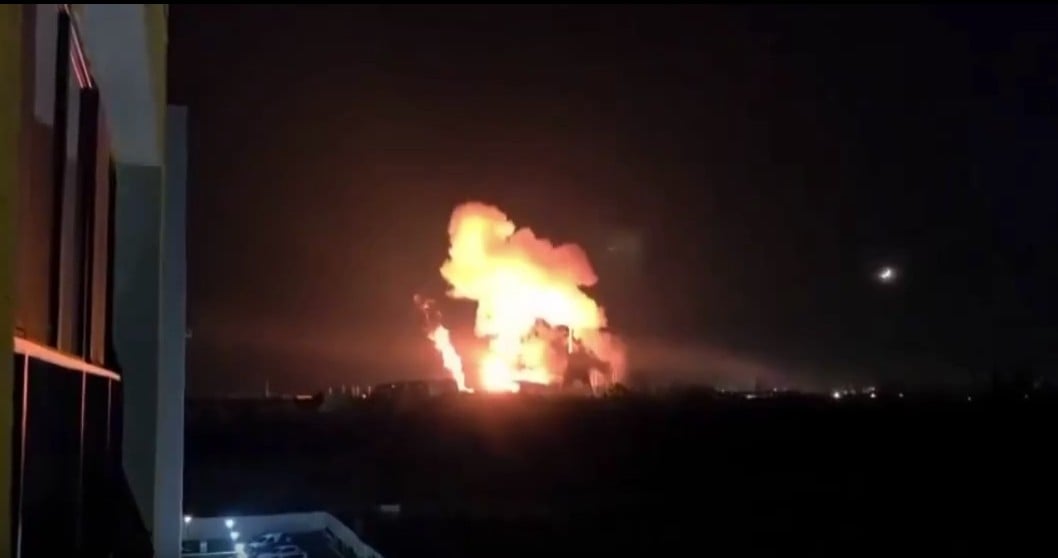 Στις φλόγες 30 τόνοι πετρελαίου σε θερμοηλεκτρικό σταθμό στο Βουκουρέστι