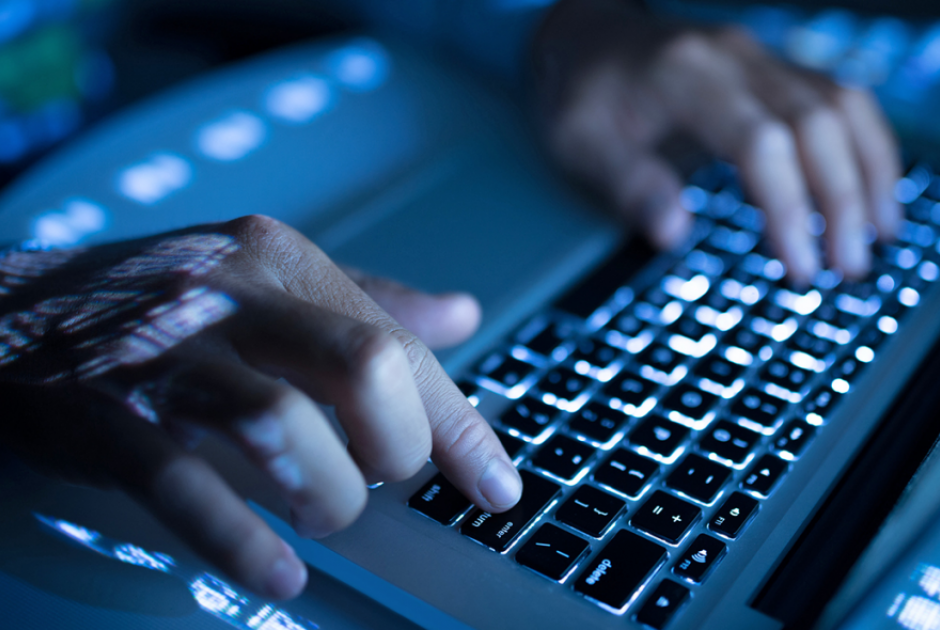 &Nu;έ&alpha; &upsilon;&pi;ό&theta;&epsilon;&sigma;&eta; &alpha;&pi;ά&tau;&eta;&sigmaf;: Ά&rho;&pi;&alpha;&xi;&alpha;&nu; &pi;ά&nu;&omega; &alpha;&pi;ό 65.000 &epsilon;&upsilon;&rho;ώ &alpha;&pi;ό &epsilon;&tau;&alpha;&iota;&rho;&epsilon;ί&alpha; &mu;έ&sigma;&omega; email