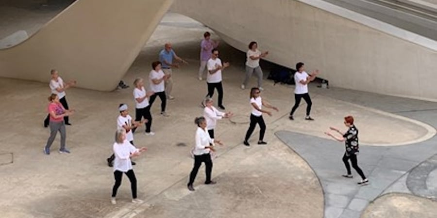 &Eta; &Kappa;ύ&pi;&rho;&omicron;&sigmaf; &Sigma;&upsilon;&mu;&mu;&epsilon;&tau;έ&chi;&epsilon;&iota; &sigma;&tau;&omicron;&nu; &Pi;&alpha;&gamma;&kappa;ό&sigma;&mu;&iota;&omicron; &Epsilon;&omicron;&rho;&tau;&alpha;&sigma;&mu;ό &tau;&e