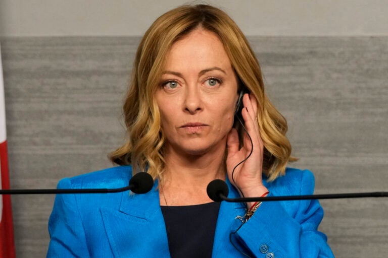 &Mu;&epsilon;&lambda;ό&nu;&iota;: &laquo;&Alpha;&pi;&alpha;&rho;ά&delta;&epsilon;&kappa;&tau;&omicron; &tau;&omicron; &kappa;ό&sigma;&tau;&omicron;&sigmaf;&raquo; &gamma;&iota;&alpha; &tau;&alpha; &theta;ύ&mu;&alpha;&tau;&alpha; &pi;&upsilon;&rho;&kappa;&alpha;&gamma;&iota;ά&sigmaf; &tau;&omicron;&upsilon; &Kappa;&rho;&alpha;&nu; &Mu;&omicron;&nu;&tau;&alpha;&nu;ά