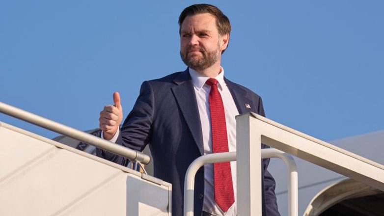 &Alpha;&nu;&alpha;&beta;ά&lambda;&lambda;&epsilon;&tau;&alpha;&iota; &eta; &epsilon;&pi;ί&sigma;&kappa;&epsilon;&psi;&eta; &Beta;&alpha;&nu;&sigmaf; &sigma;&tau;&omicron; &Iota;&sigma;&lambda;&alpha;&mu;&alpha;&mu;&pi;ά&nu;&tau; -&laquo;&Sigma;&tau;&omicron;&nu; &alpha;έ&rho;&alpha;&raquo; &omicron;&iota; &sigma;&upsilon;&nu;&omicron;&mu;&iota;&lambda;ί&epsilon;&sigmaf; &mu;&epsilon; &Iota;&rho;ά&nu;