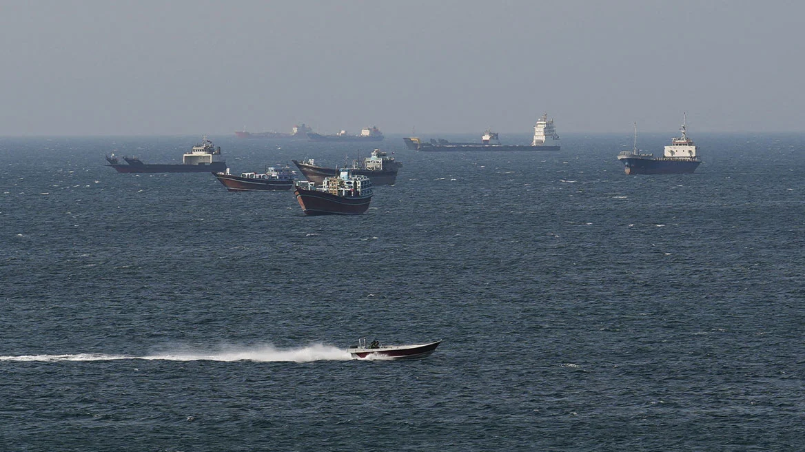 &Iota;&rho;ά&nu;: &Kappa;&alpha;&tau;&alpha;&sigma;&chi;έ&sigma;&alpha;&mu;&epsilon; &delta;ύ&omicron; &pi;&lambda;&omicron;ί&alpha; &sigma;&tau;&omicron; &Omicron;&rho;&mu;&omicron;ύ&zeta; - &Alpha;&nu;ά&mu;&epsilon;&sigma;ά &tau;&omicron;&upsilon;&sigmaf; &kappa;&alpha;&iota; &omicron; &laquo;Epaminondas&raquo;