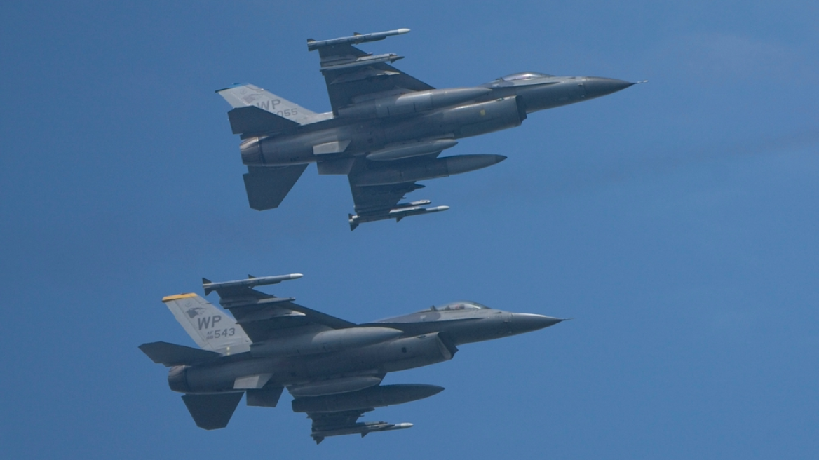 &Nu;. &Kappa;&omicron;&rho;έ&alpha;: &Mu;&alpha;&chi;&eta;&tau;&iota;&kappa;ά &sigma;&upsilon;&gamma;&kappa;&rho;&omicron;ύ&sigma;&tau;&eta;&kappa;&alpha;&nu; &sigma;&tau;&omicron;&nu; &alpha;έ&rho;&alpha; &epsilon;&pi;&epsilon;&iota;&delta;ή &omicron;&iota; &pi;&iota;&lambda;ό&tau;&omicron;&iota; έ&beta;&gamma;&alpha;&zeta;&alpha;&nu;... &beta;ί&nu;&tau;&epsilon;&omicron;