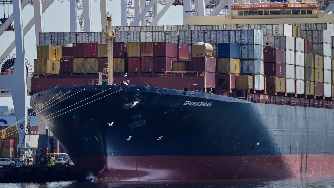 &Upsilon;&pi;. &Nu;&alpha;&upsilon;&tau;&iota;&lambda;ί&alpha;&sigmaf; &Epsilon;&lambda;&lambda;ά&delta;&alpha;&sigmaf;: &Delta;&iota;&alpha;&psi;&epsilon;ύ&delta;&epsilon;&iota; &gamma;&iota;&alpha; Epaminondas- &laquo;&Tau;&omicron; &pi;&lambda;&omicron;ί&omicron; &delta;&epsilon;&nu; έ&chi;&epsilon;&iota; &kappa;&rho;&alpha;&tau;&eta;&theta;&epsilon;ί&raquo;