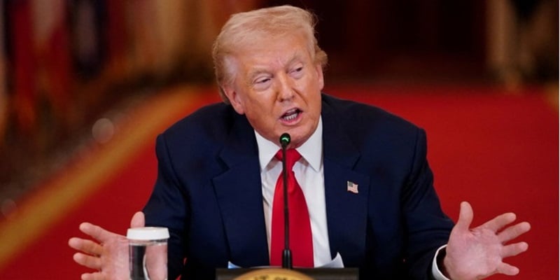 &Tau;&rho;&alpha;&mu;&pi;: &Pi;&iota;&theta;&alpha;&nu;έ&sigmaf; &sigma;&upsilon;&nu;&omicron;&mu;&iota;&lambda;ί&epsilon;&sigmaf; &mu;&epsilon; &tau;&omicron; &Iota;&rho;ά&nu; &alpha;&kappa;ό&mu;&eta; &kappa;&alpha;&iota; &tau;&eta;&nu; &Pi;&alpha;&rho;&alpha;&sigma;&kappa;&epsilon;&upsilon;ή