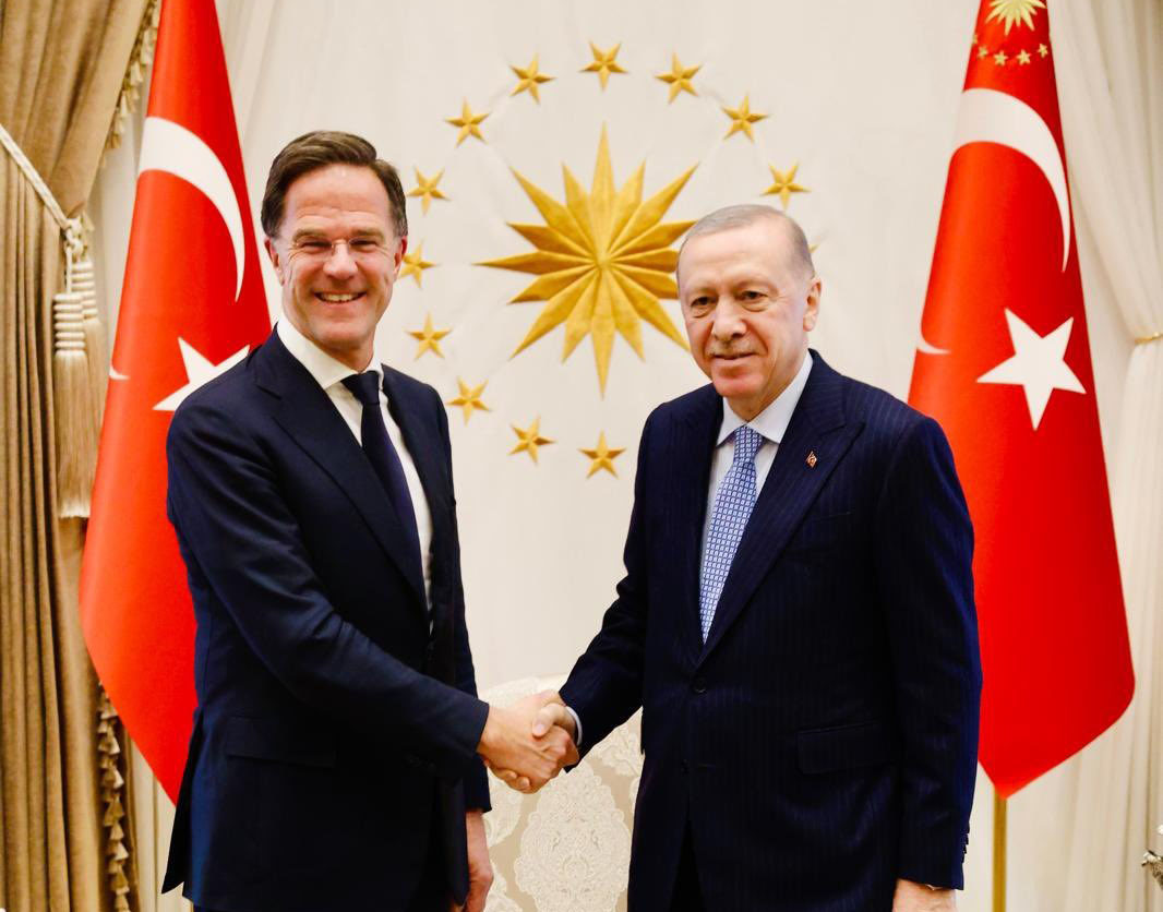 &Epsilon;&rho;&nu;&tau;&omicron;&gamma;ά&nu;: &Kappa;&alpha;&tau;&alpha;&beta;ά&lambda;&lambda;&omicron;&upsilon;&mu;&epsilon; &pi;&rho;&omicron;&sigma;&pi;ά&theta;&epsilon;&iota;&epsilon;&sigmaf; &gamma;&iota;&alpha; &alpha;&nu;&alpha;&beta;ί&omega;&sigma;&eta; &rho;ώ&sigma;&omicron;-&omicron;&upsilon;&kappa;&rho;&alpha;&nu;&iota;&kappa;ώ&nu; &sigma;&upsilon;&nu;&omicron;&mu;&iota;&lambda;&iota;ώ&nu;