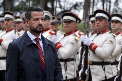 &Omicron; &Pi;&rho;ό&epsilon;&delta;&rho;&omicron;&sigmaf; &Mu;&alpha;&upsilon;&rho;&omicron;&beta;&omicron;&upsilon;&nu;ί&omicron;&upsilon; &epsilon;&upsilon;&chi;&alpha;&rho;ί&sigma;&tau;&eta;&sigma;&epsilon; &tau;&omicron;&nu; &Pi;&tau;&Delta; &gamma;&iota;&alpha; &tau;&eta;&nu; &sigma;&tau;ή&rho;&iota;&xi;&eta; &sigma;&tau;&eta;&nu; &Epsilon;&Epsilon;