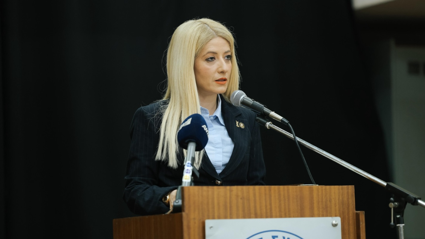 &Pi;&tau;&Beta;: &Sigma;&tau;ό&chi;&omicron;&sigmaf; &eta; &delta;&iota;&alpha;&phi;ύ&lambda;&alpha;&xi;&eta; &tau;&eta;&sigmaf; &delta;&eta;&mu;&omicron;&kappa;&rho;&alpha;&tau;ί&alpha;&sigmaf;- &Alpha;&phi;&omicron;&rho;&mu;ή &eta; &epsilon;&pi;έ&tau;&epsilon;&iota;&omicron;&sigmaf; &pi;&rho;&alpha;&xi;&iota;&kappa;&omicron;&pi;ή&mu;&alpha;&tau;&omicron;&sigmaf; 1967