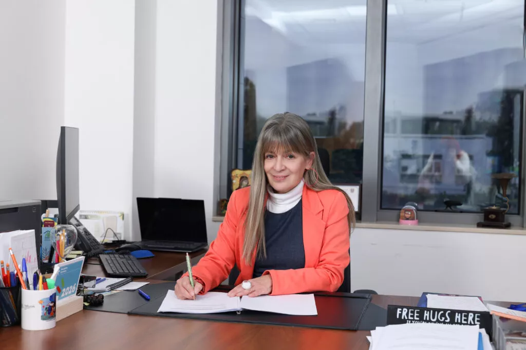 Έ. &Pi;&epsilon;&rho;&iota;&kappa;&lambda;έ&omicron;&upsilon;&sigmaf;: Έ&nu;&tau;&omicron;&nu;&eta; &alpha;&nu;&eta;&sigma;&upsilon;&chi;ί&alpha; &gamma;&iota;&alpha; &pi;&rho;&omicron;&beta;&omicron;&lambda;ή &pi;&epsilon;&rho;&iota;&sigma;&tau;&alpha;&tau;&iota;&kappa;&omicron;ύ &beta;ί&alpha;&sigmaf; &mu;&epsilon;&tau;&alpha;&xi;ύ &pi;&alpha;&iota;&delta;&iota;ώ&nu;