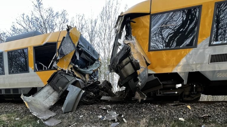 &Delta;&alpha;&nu;ί&alpha;: &Pi;έ&nu;&tau;&epsilon; ά&nu;&theta;&rho;&omega;&pi;&omicron;&iota; &tau;&rho;&alpha;&upsilon;&mu;&alpha;&tau;ί&sigma;&tau;&eta;&kappa;&alpha;&nu; &sigma;&omicron;&beta;&alpha;&rho;ά &alpha;&pi;ό &mu;&epsilon;&tau;&omega;&pi;&iota;&kappa;ή &sigma;ύ&gamma;&kappa;&rho;&omicron;&upsilon;&sigma;&eta; &delta;ύ&omicron; &tau;&rho;έ&nu;&omega;&nu;