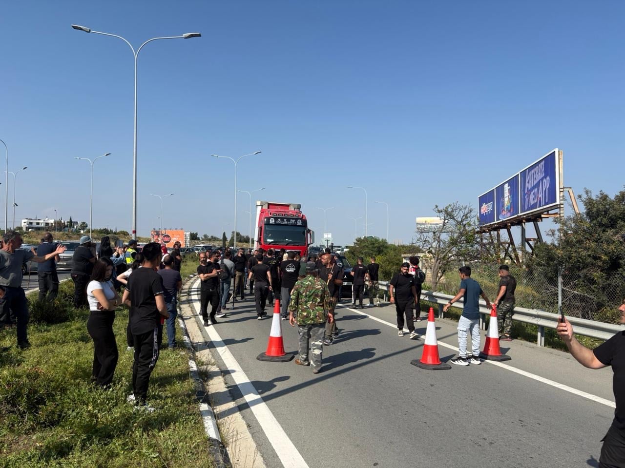 &Omicron;&upsilon;&rho;έ&sigmaf; &chi;&iota;&lambda;&iota;&omicron;&mu;έ&tau;&rho;&omega;&nu; &lambda;ό&gamma;&omega; &tau;&eta;&sigmaf; &delta;&iota;&alpha;&mu;&alpha;&rho;&tau;&upsilon;&rho;ί&alpha;&sigmaf; &kappa;&tau;&eta;&nu;&omicron;&tau;&rho;ό&phi;&omega;&nu; &sigma;&tau;&omicron;&nu; &kappa;ό&mu;&beta;&omicron; &Rho;&iota;&zeta;&omicron;&epsilon;&lambda;&iota;ά&sigmaf;